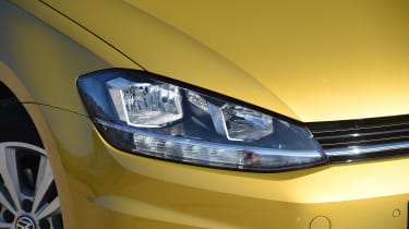 Honda Civic vs Volkswagen Golf vs Renault Megane - golf headlight