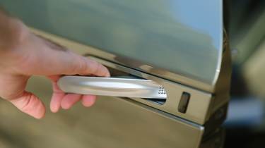 Nissan GT-R T-Spec - exterior door handle