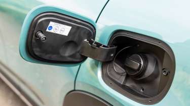 Fiat 600 Hybrid UK - charging port