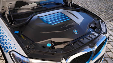 BMW iX5 Hydrogen - engine