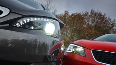 Peugeot 308 vs SEAT Leon lights