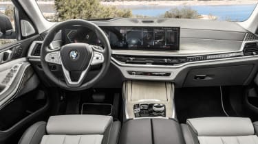 BMW X7 - dash