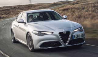 Alfa Romeo Giulia Super petrol 2017 - front cornering
