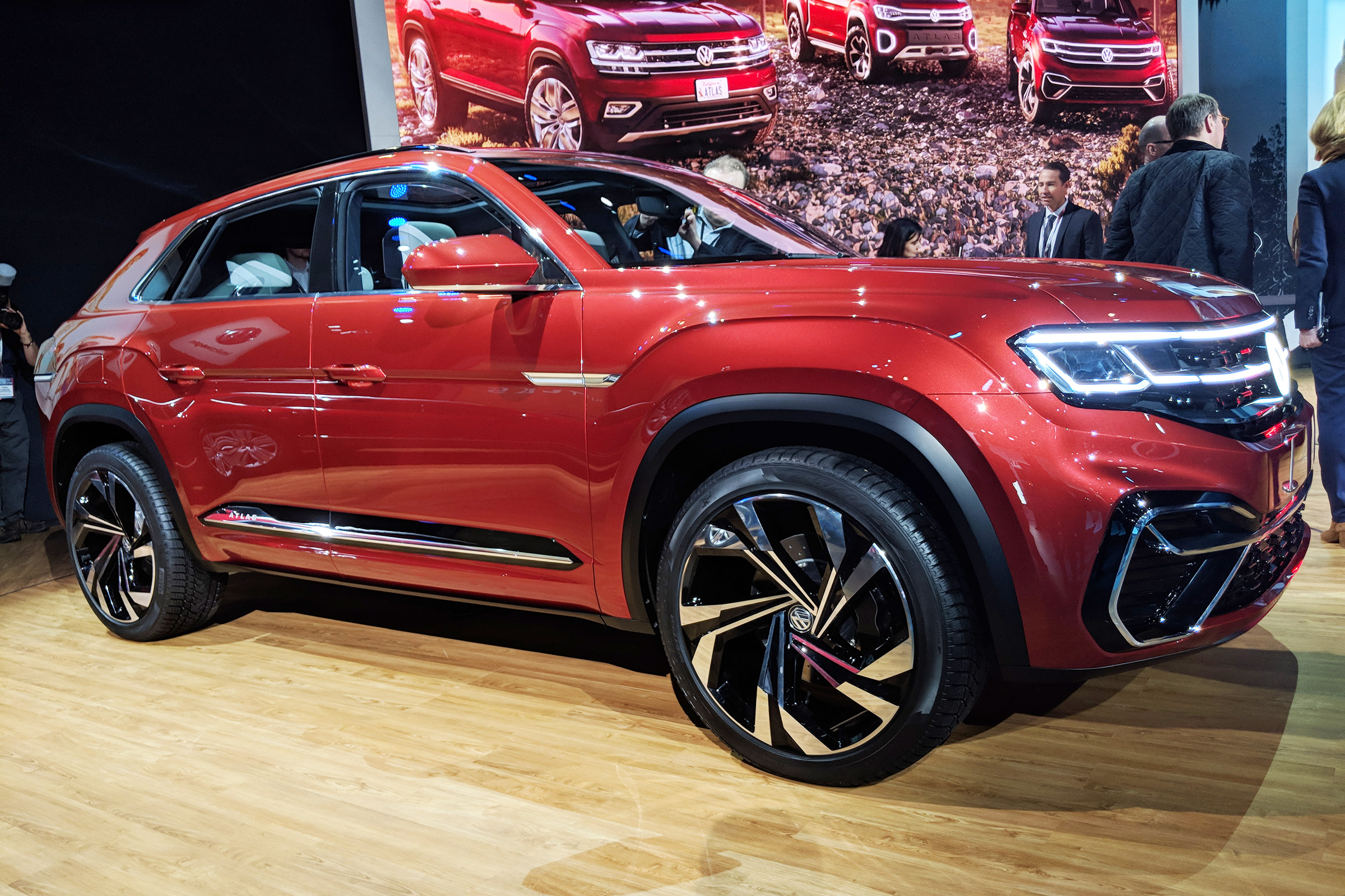 VW Atlas Cross Sport concept ups the SUV count at New York 