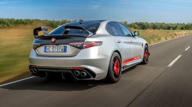Alfa Romeo Giulia Quadrifoglio Luna Rossa - rear tracking