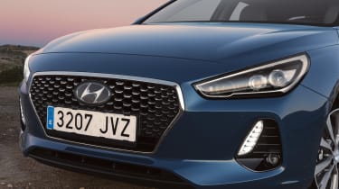 Hyundai i30 2017 - blue front detail