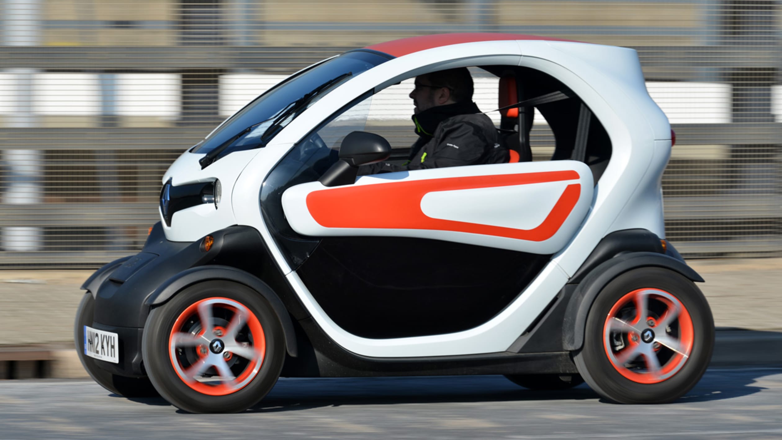 Renault Twizy Technic pictures | Auto Express