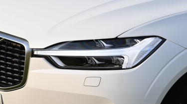 Volvo XC60 - front light
