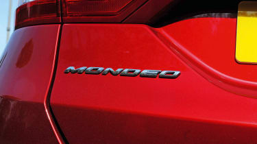 Ford Mondeo - badge