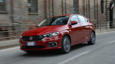 Fiat Tipo hatch 2016 - front tracking 2