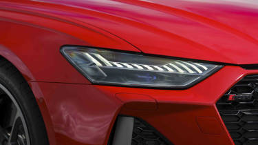 Audi RS 6 Avant - head light detail