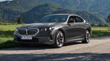 BMW 530e - front static