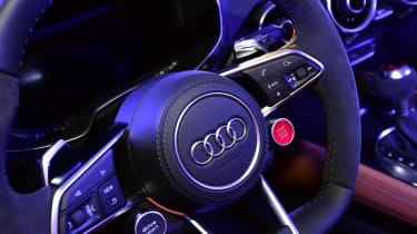 Audi TT RS 2016 - steering wheel