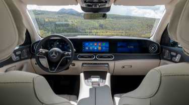 Mercedes GLS - cabin