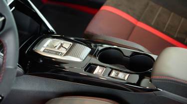 Peugeot E-208 GTi - centre console