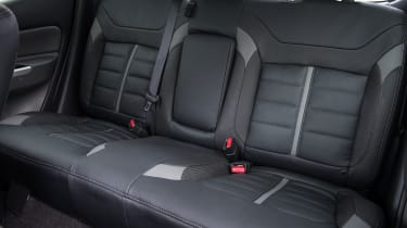Mitsubishi L200 - rear seats