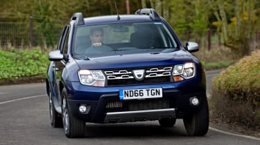Dacia Duster automatic 2017 - front cornering