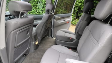 SsangYong Turismo seats row two
