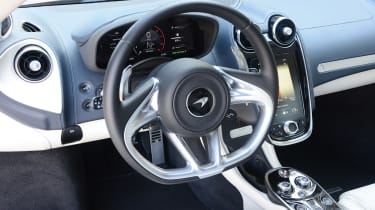 McLaren GT - steering wheel