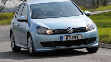 VW Golf 1.6 TDI BlueMotion front cornering