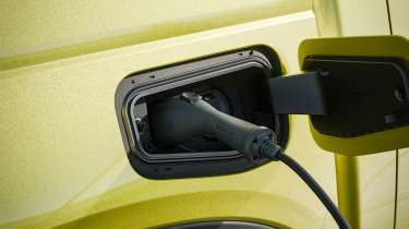 Nissan Frontier Pro hybrid - socket