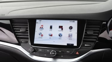 Vauxhall Astra - infotainment