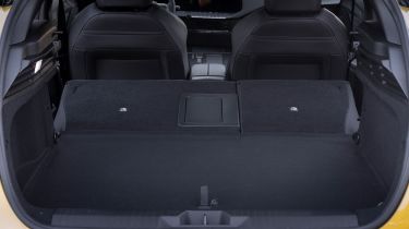 Vauxhall Astra facelift - boot seats down