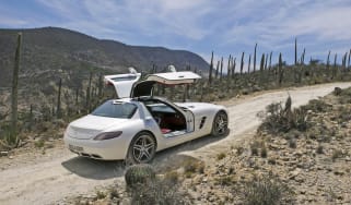 Mercedes SLS flies PAN-AM