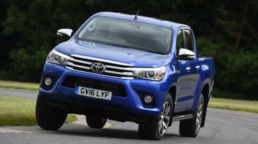 Toyota Hilux 2016 - front cornering