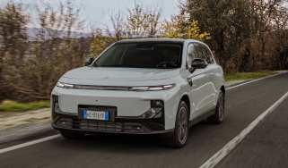 New Leapmotor B10 Hybrid EV - front tracking 