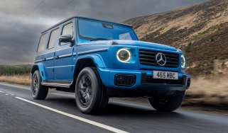Mercedes G 580 with EQ Technology - front tracking