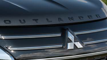 Mitsubishi Outlander PHEV - badge