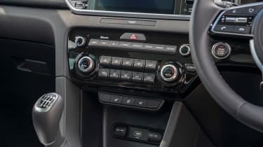 Kia Sportage Mk4 - climate controls