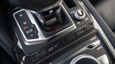 Audi R8 V10 GT RWD - interior detail