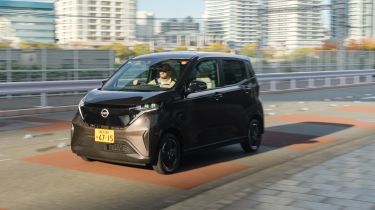 Nissan Sakura - front tracking