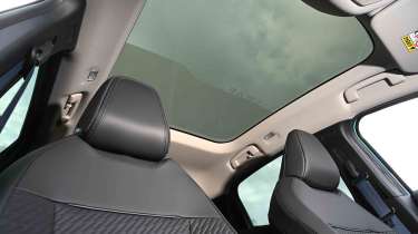 Nissan Leaf - panoramic glass roof
