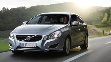 Volvo V60 Plug-in Hybrid front tracking