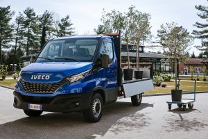 IVECO Daily Cab tipper - front static