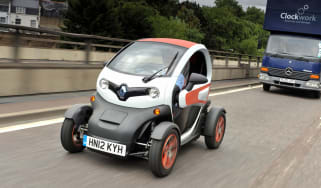 Renault Twizy front tracking