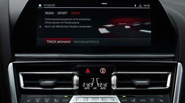 BMW M8 Competition - infotainment