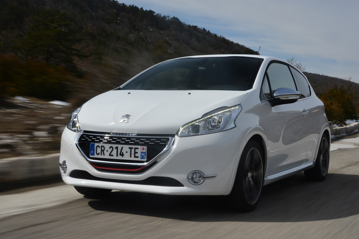 Peugeot 208 GTi review   Auto Express
