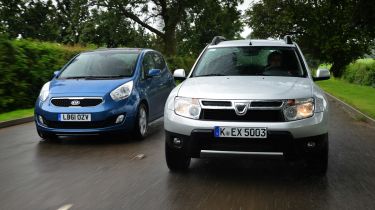 Dacia Duster vs Kia Venga front tracking