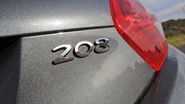 Peugeot 208 1.2 badge