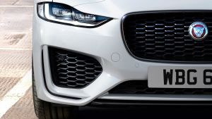 Jaguar%20XE%202020.jpg