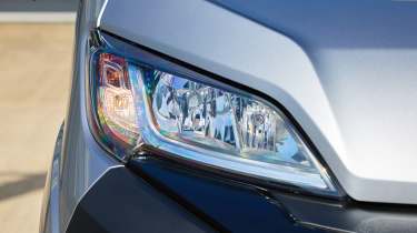 Peugeot E-Boxer - front headlights