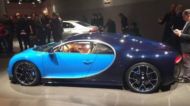 Bugatti Chiron Geneva 2016 - side