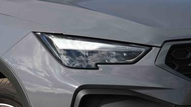 SEAT Arona - head light