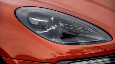 Porsche Macan T - front light