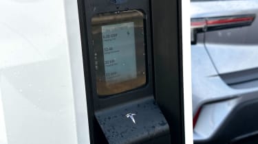 V4 Tesla Supercharger screen