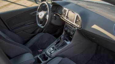SEAT Leon ST Cupra 300 - interior